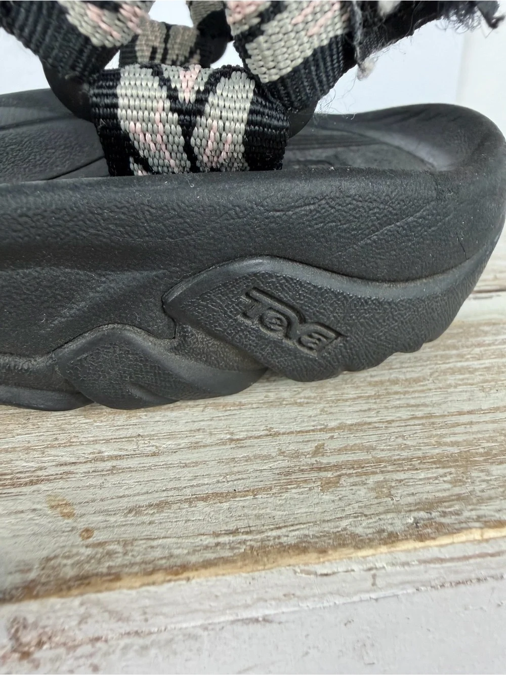 Teva women hurricane